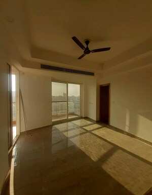 Room in 3 BHK Apartment at Supertech ORB, Sector 74 – for Rent