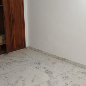 Room in 5 BHK Villa at RWA Apartments Sector 41, Sector 41 – for Rent