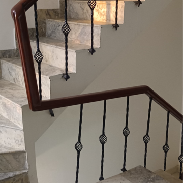 Staircase in 5 BHK Villa at RWA Apartments Sector 41, Sector 41 – for Rent