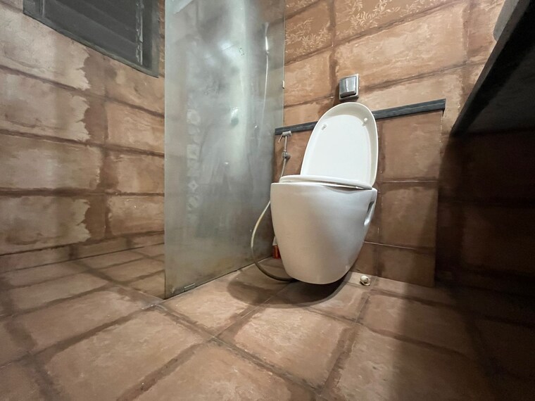 Bathroom, paradise-sai-mannat 3 Bedroom 1810 Sq.Ft. Apartment In Kharghar Navi Mumbai 9668850