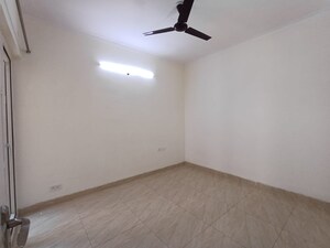 Room in 2 BHK Apartment at Gaur City 2 - 14th Avenue, Sector 16c Greater Noida – for Rent