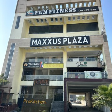  Shop For Rent in Maxxus Plaza, International Airport Road