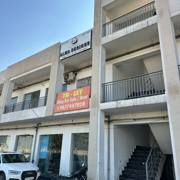  Shop – Exterior View View at Maxxus Plaza, International Airport Road - for Rent