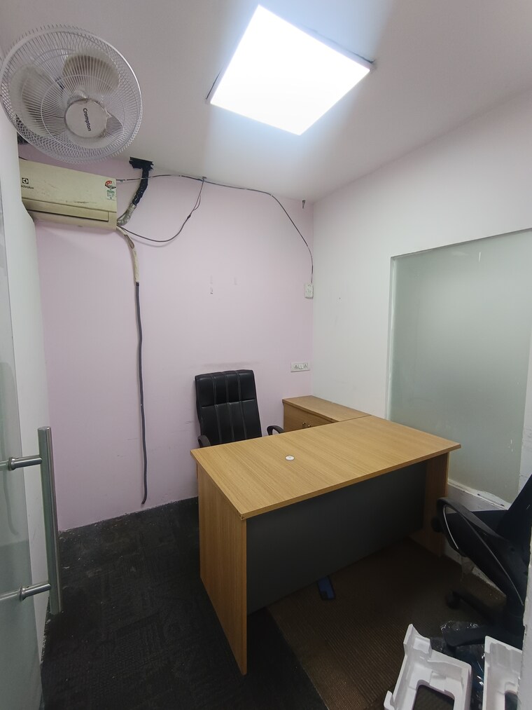 Team Area, sector 2 Commercial Office Space 500 Sq.Ft. In Sector 2 Noida 9670281