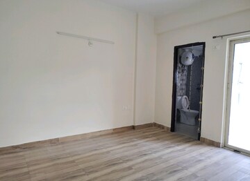 Room in 3 BHK Apartment at Gardenia Golf City, Sector 75 – for Rent