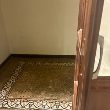 Bedroom in 3.5 BHK Independent House at The Nest Noida, Sector 31 – for Rent