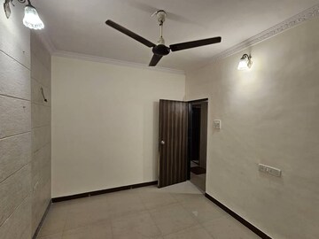 Room in 2 BHK Apartment at Oshiwara Mhada, Andheri West – for Rent