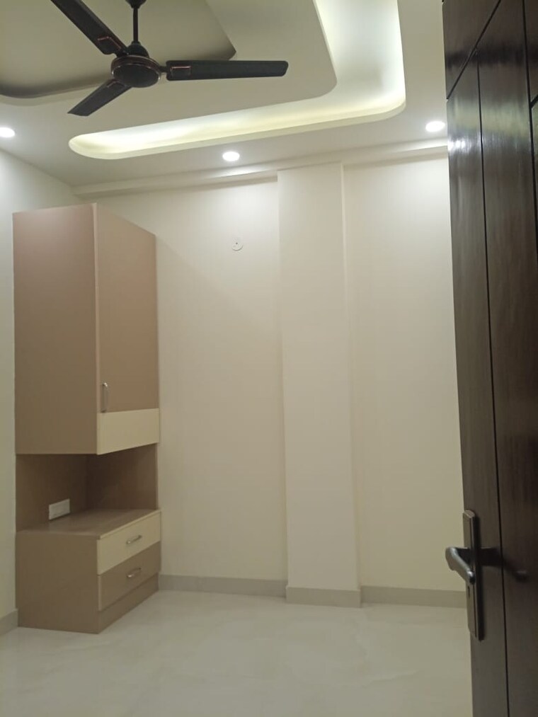 undefined, dashrath puri 3 Bedroom 1000 Sq.Ft. Apartment In Dashrath Puri Delhi 9670443