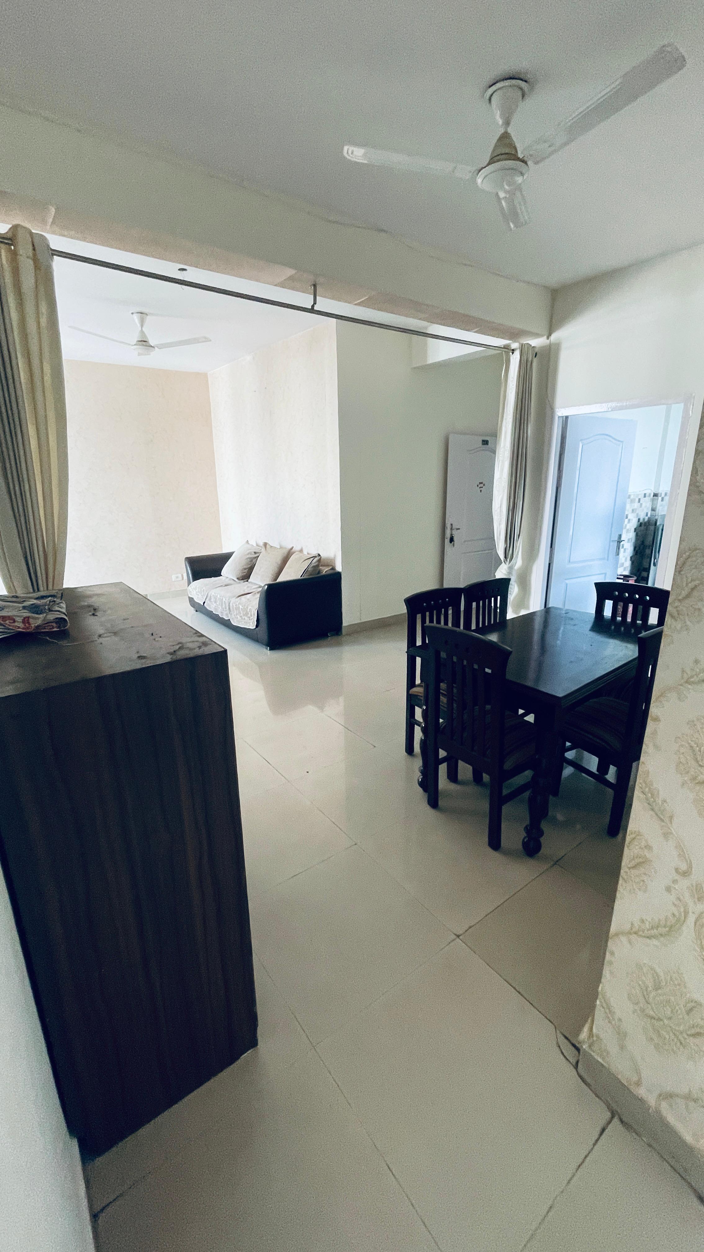 3 BHK + Extra Room Apartment For Rent in Parijaat Residency
