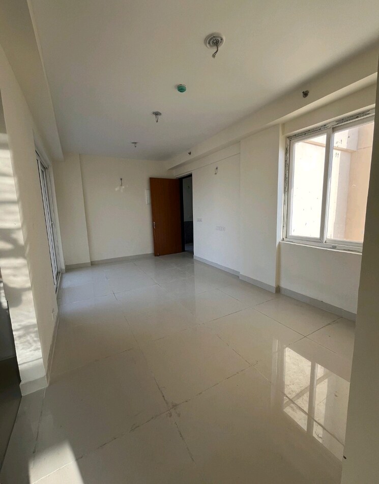 Room, amrapali-heartbeat-city 3 Bedroom 1350 Sq.Ft. Apartment In Sector 107 Noida 9670576