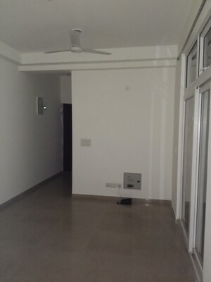 Room in 2.5 BHK Apartment at Mahagun Mywoods, Sector 16c Greater Noida – for Rent