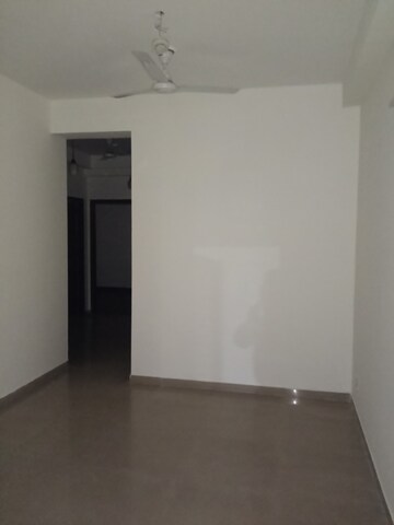 Room in 2.5 BHK Apartment at Mahagun Mywoods, Sector 16c Greater Noida – for Rent