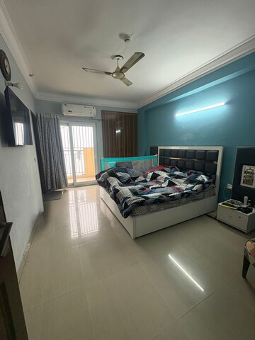 3 BHK Apartment For Rent in Paramount Floraville, Sector 137