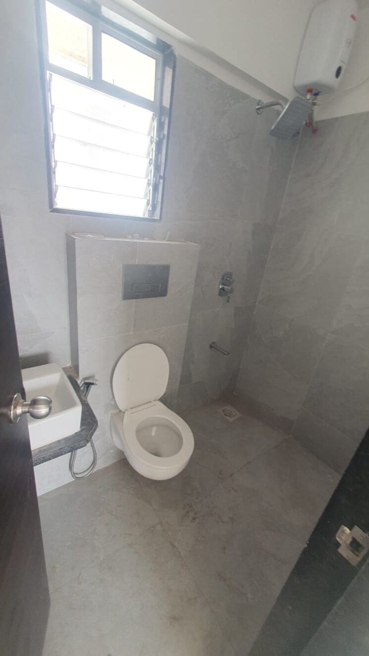 Bathroom, zee-ashtavinayak 2 Bedroom 633 Sq.Ft. Apartment In Andheri West Mumbai 9670755