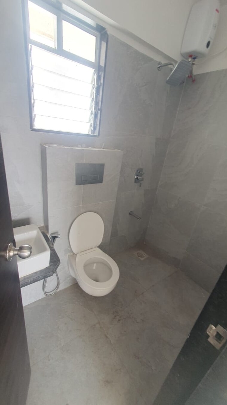 Bathroom, zee-ashtavinayak 2 Bedroom 633 Sq.Ft. Apartment In Andheri West Mumbai 9670755