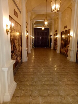 Parking in 2 BHK Builder Floor at Dwarka Mor – for Sale