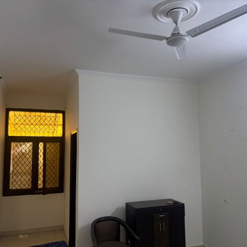 Furnished Amenities in 5 BHK Independent House at RWA Apartments Sector 40, Sector 40 – for Rent