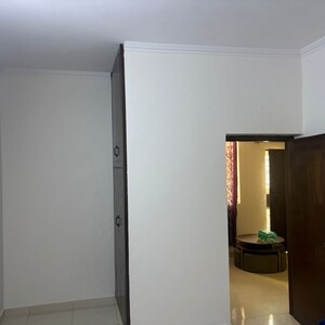 Room in 5 BHK Independent House at RWA Apartments Sector 40, Sector 40 – for Rent