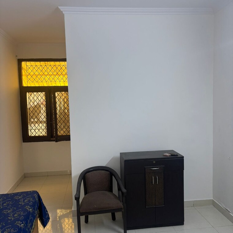 undefined, rwa-apartments-sector-40 5 Bedroom 200 Sq.Mt. Independent House In Sector 40 Noida 9670795