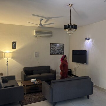 Living Room in 5 BHK Independent House at RWA Apartments Sector 40, Sector 40 – for Rent