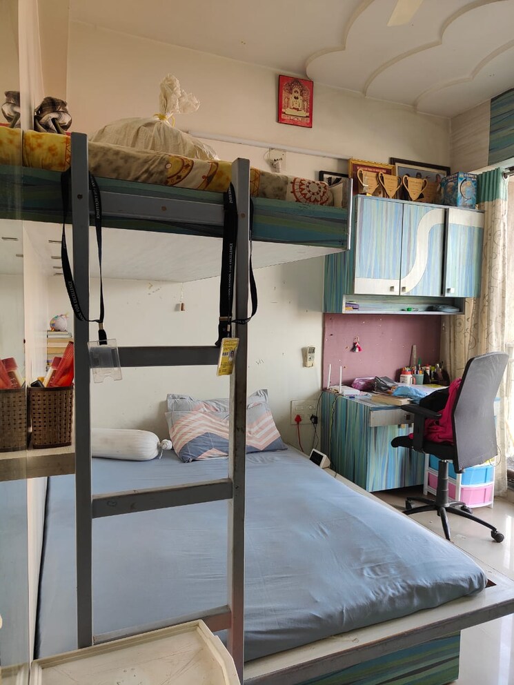 Room, paldi 3 Bedroom 1800 Sq.Ft. Apartment In Paldi Ahmedabad 9670964