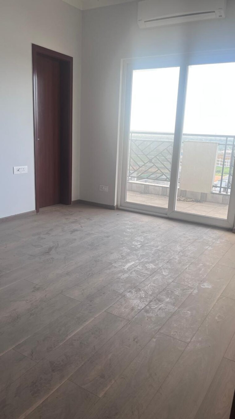 Room, central-park-flower-valley-aqua-front-towers 3 Bedroom 1789 Sq.Ft. Builder Floor In Sohna Sector 33 Gurgaon 9670927