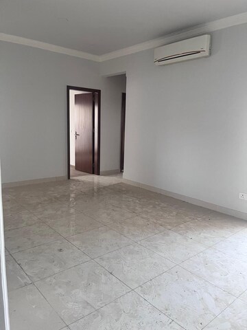 Room in 3 BHK Builder Floor at Central Park Flower Valley Aqua Front Towers, Sohna Sector 33 – for Rent
