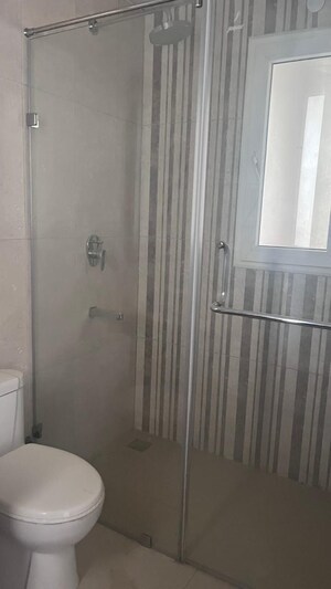 Bathroom in 3 BHK Builder Floor at Central Park Flower Valley Aqua Front Towers, Sohna Sector 33 – for Rent