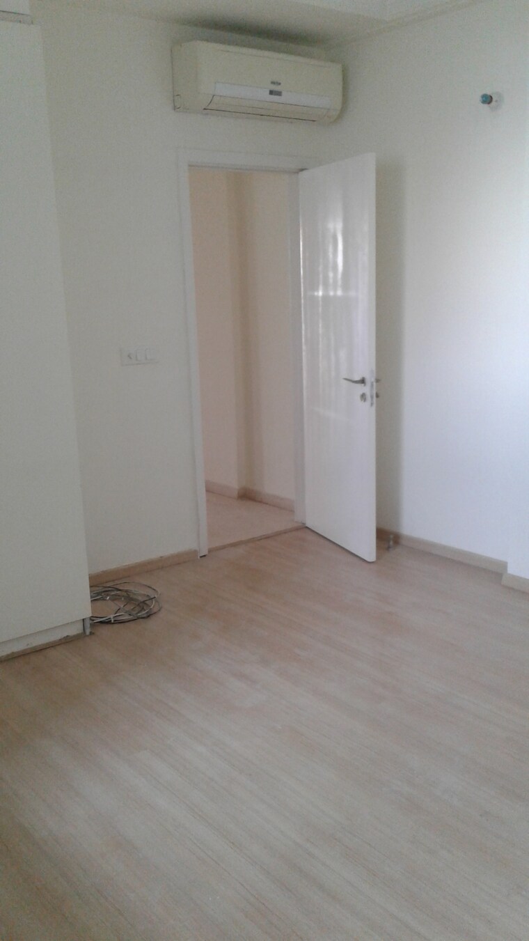 Room, dlf-the-belaire 4 Bedroom 4200 Sq.Ft. Apartment In Sector 54 Gurgaon 9670950