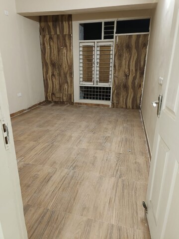 Room in 3 BHK Builder Floor at Sector 88 – for Rent