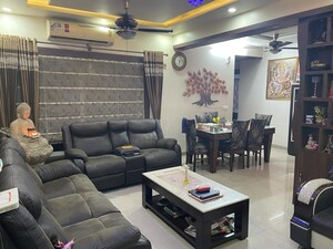 Team Area in 4 BHK Apartment at Gaurs Cascades, Raj Nagar Extension – for Sale