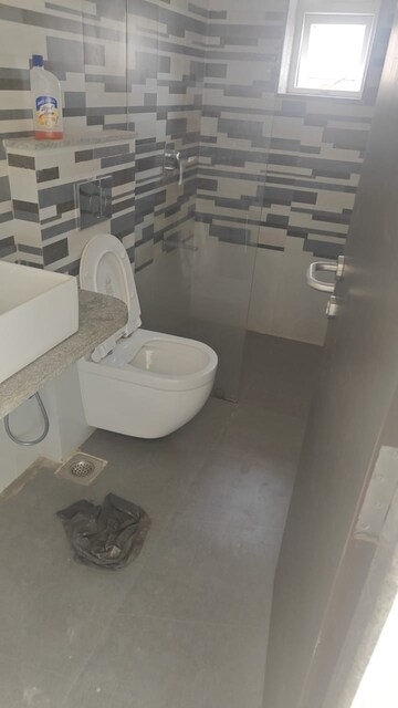 Bathroom in 4 BHK Villa at Porvorim – for Rent