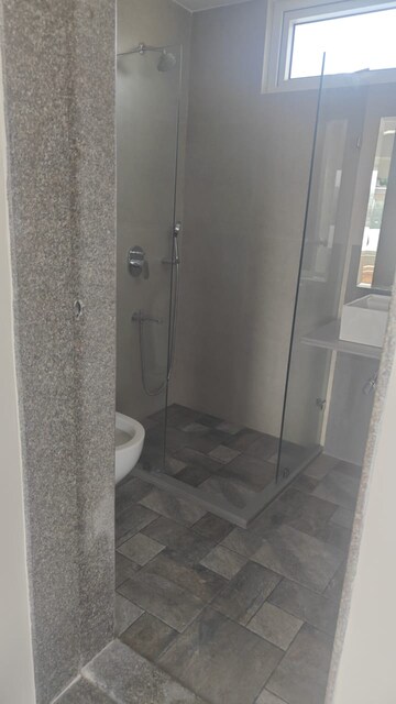 Bathroom in 4 BHK Villa at Porvorim – for Rent