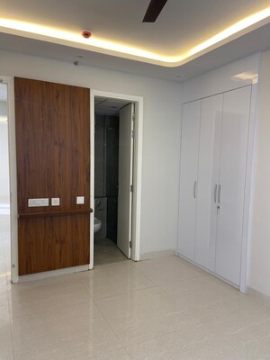 Room in 3 BHK Apartment at Eldeco Live By The Greens, Sector 150 – for Rent