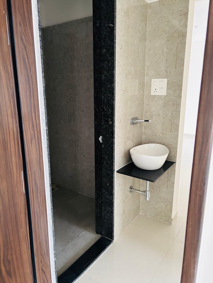 Bathroom, sukhwani-hermosa-casa 2 Bedroom 795 Sq.Ft. Apartment In Mundhwa Pune 9671280