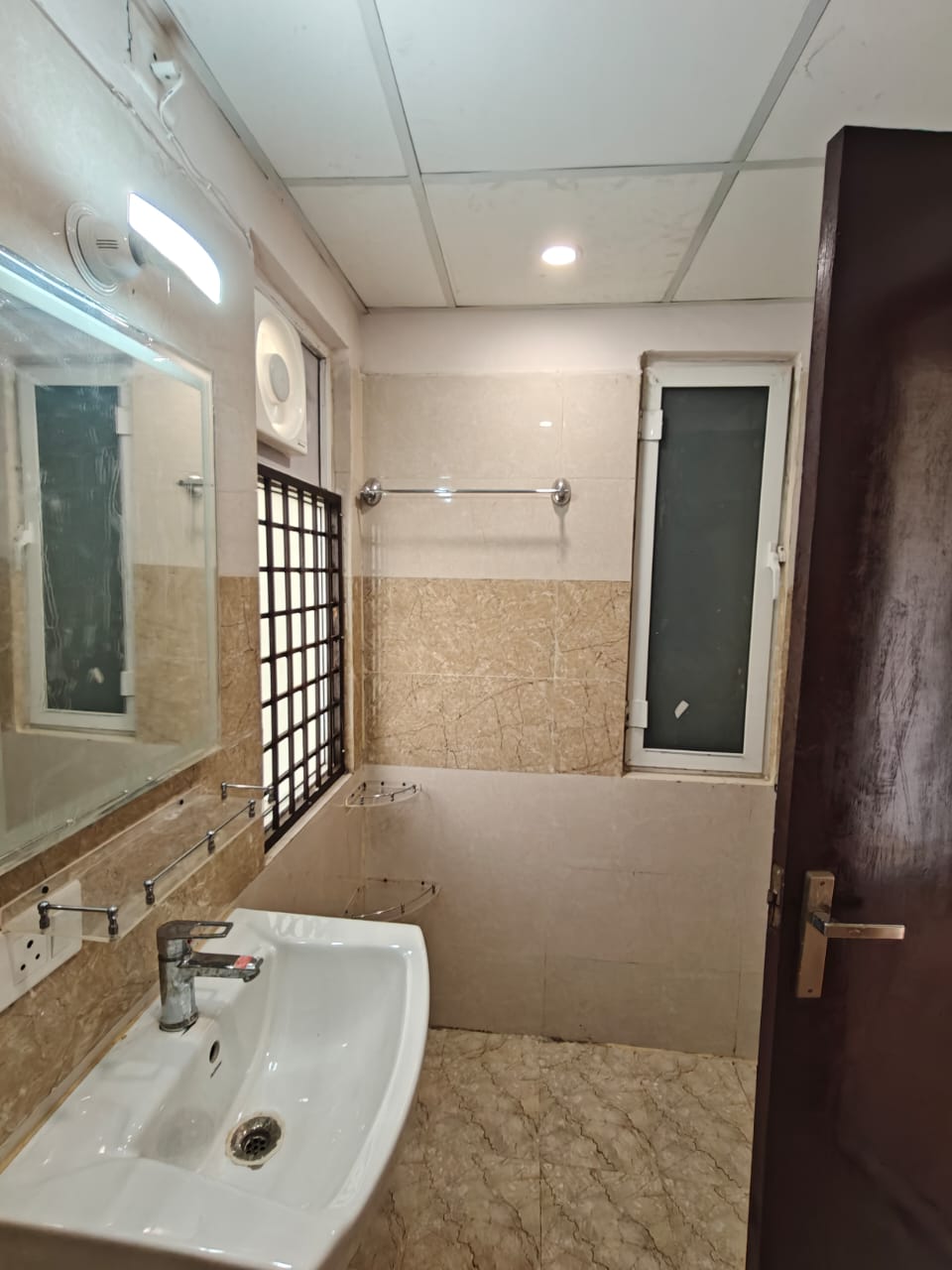 2 BHK Apartment For Rent in Mahagun Mywoods