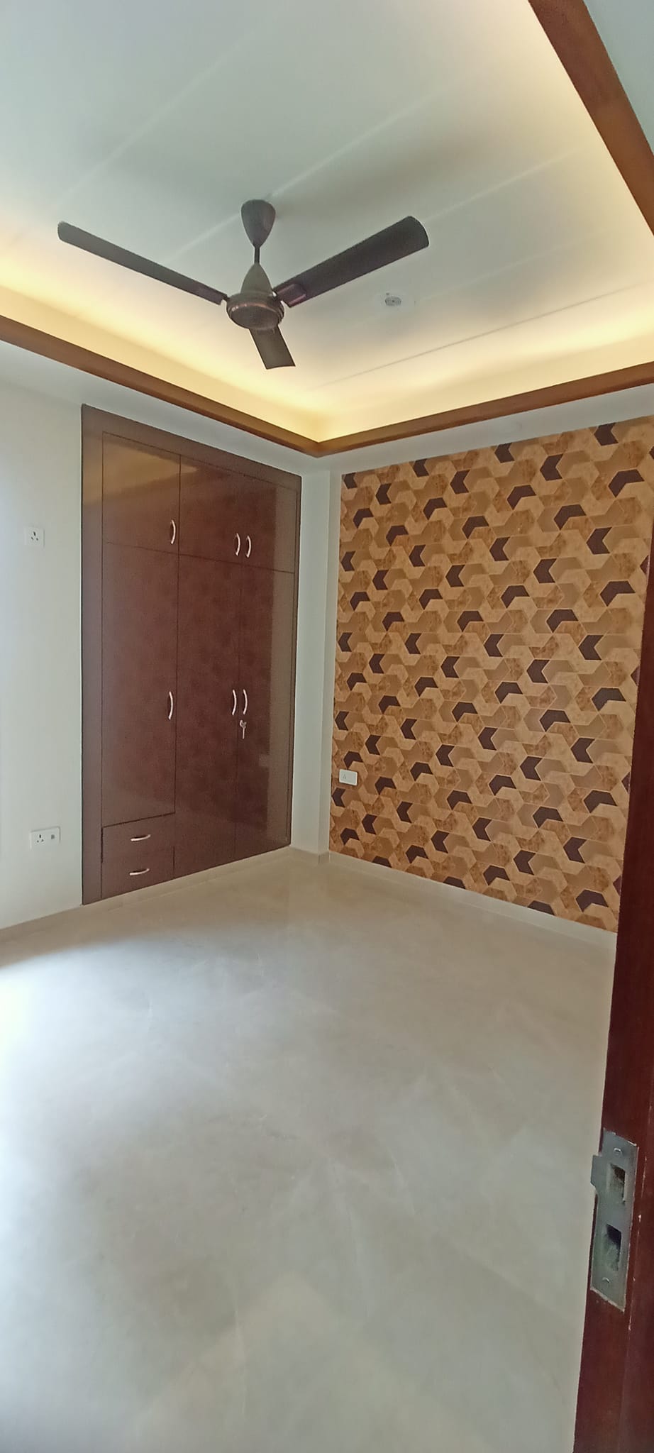 3 BHK + Pooja Room 125 Sq.Yd. Builder Floor in RPS Palm Drive