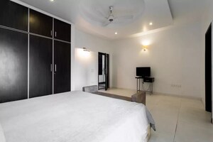 Room in 2 BHK Apartment at Jaypee Greens Star Court, Jaypee Greens – for Sale