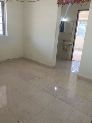 Room in 2 BHK Apartment at Kumar Primavera, Wadgaon Sheri – for Rent