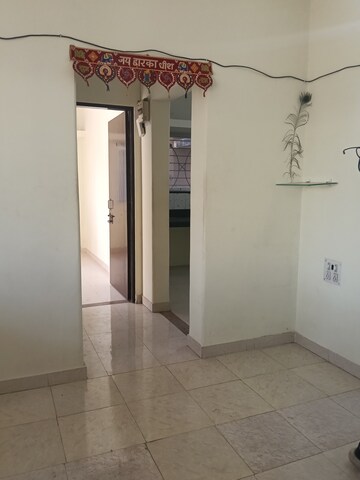Room in 2 BHK Apartment at Kumar Primavera, Wadgaon Sheri – for Rent