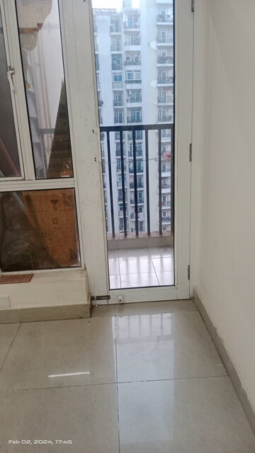 2.5 BHK Apartment For Rent in Gaur City 4th Avenue, Sector 4 Greater Noida