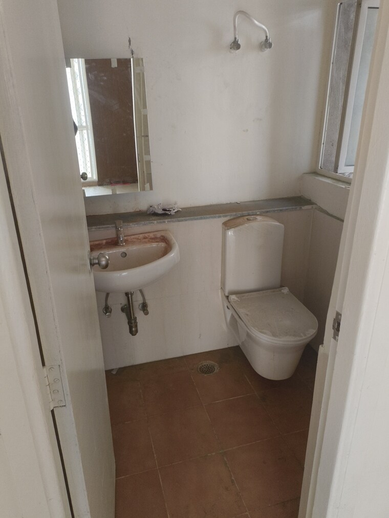 Bathroom, sector 134 3.5 Bedroom 1360 Sq.Ft. Apartment In Sector 134 Noida 9671422