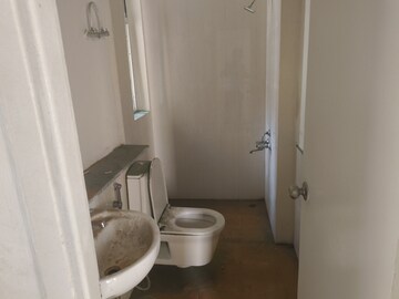 Bathroom in 3.5 BHK Apartment at Jaypee Greens Kosmos, Sector 134 – for Rent