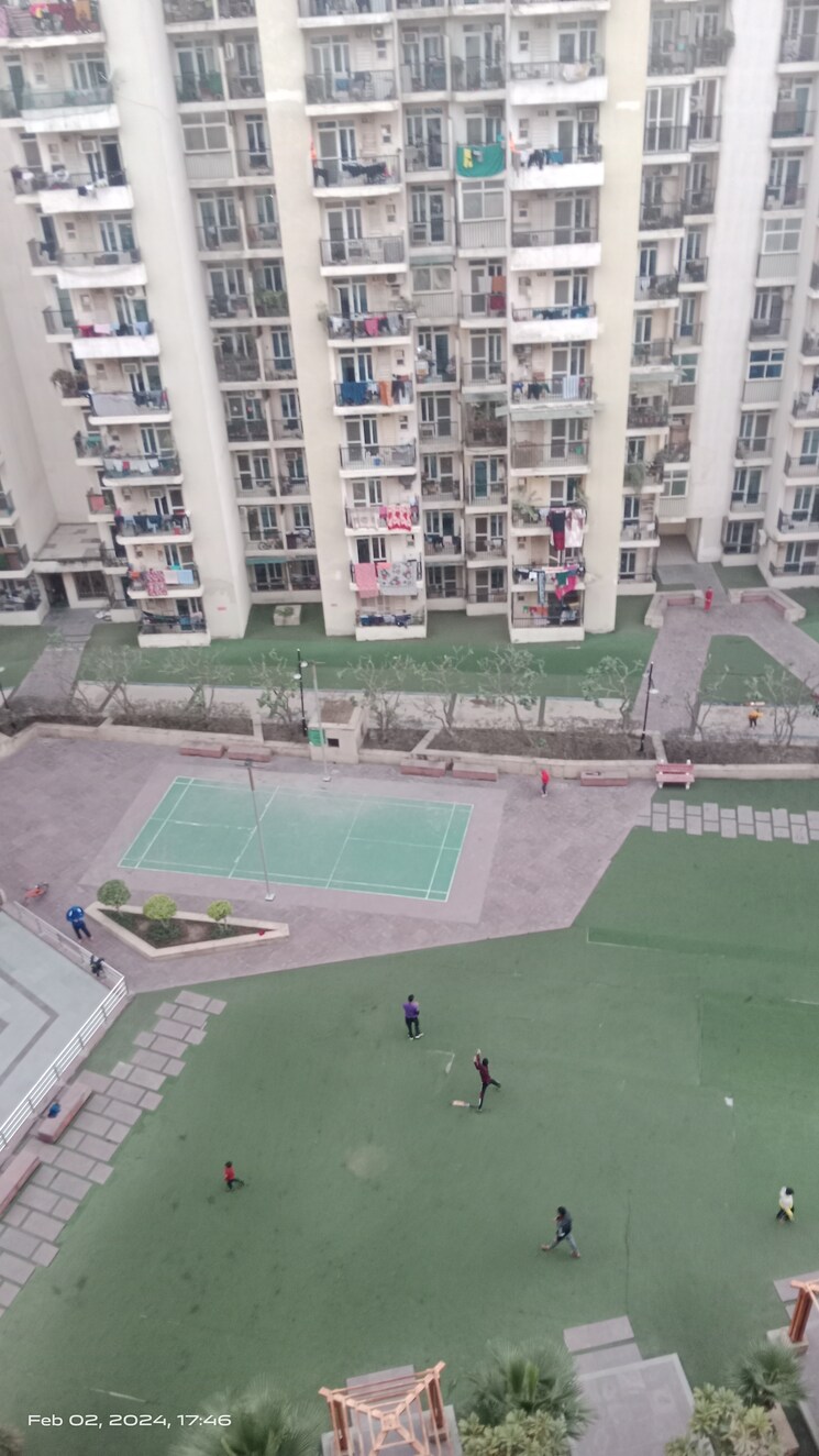 Swimming Pool, gaur-city-4th-avenue 2.5 Bedroom 1175 Sq.Ft. Apartment In Sector 4 Greater Noida Greater Noida 9671420