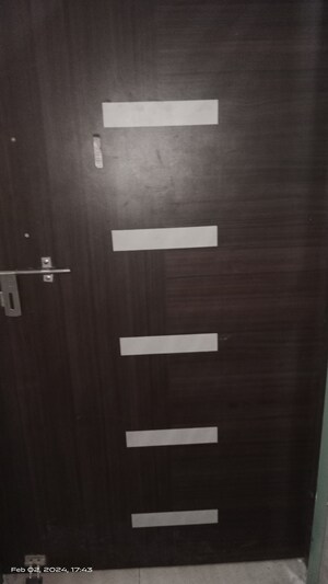 Furnished Amenities in 2.5 BHK Apartment at Gaur City 4th Avenue, Sector 4 Greater Noida – for Rent