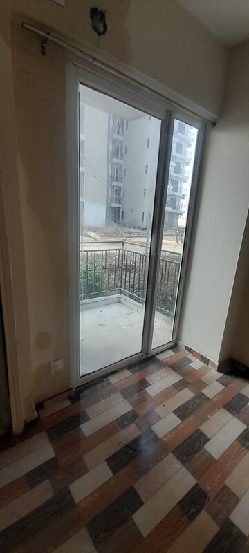 Furnished Amenities in 2 BHK Apartment at MRG Ultimus, Sector 90 – for Rent