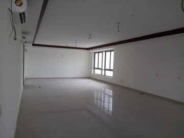 Room in 4 BHK Apartment at Jaypee Kalypso Court, Sector 128 – for Sale