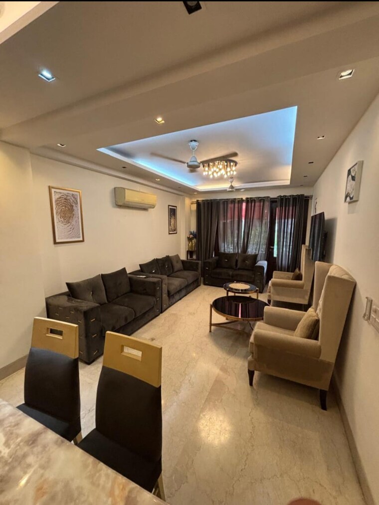 Living Room, greater kailash i 3 Bedroom 208 Sq.Yd. Builder Floor In Greater Kailash I Delhi 9671536