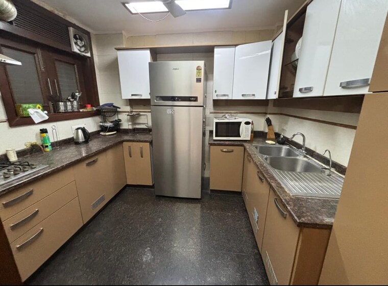Kitchen, greater kailash i 3 Bedroom 208 Sq.Yd. Builder Floor In Greater Kailash I Delhi 9671536