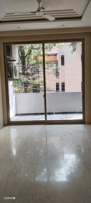 Room in 3 BHK Builder Floor at Chittaranjan Park – for Rent